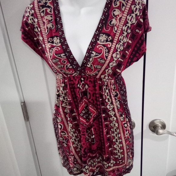 Boho Tunic Dress Plunge Neckline Red/Black Geo Pattern Dolman Sleeve - Picture 4 of 12